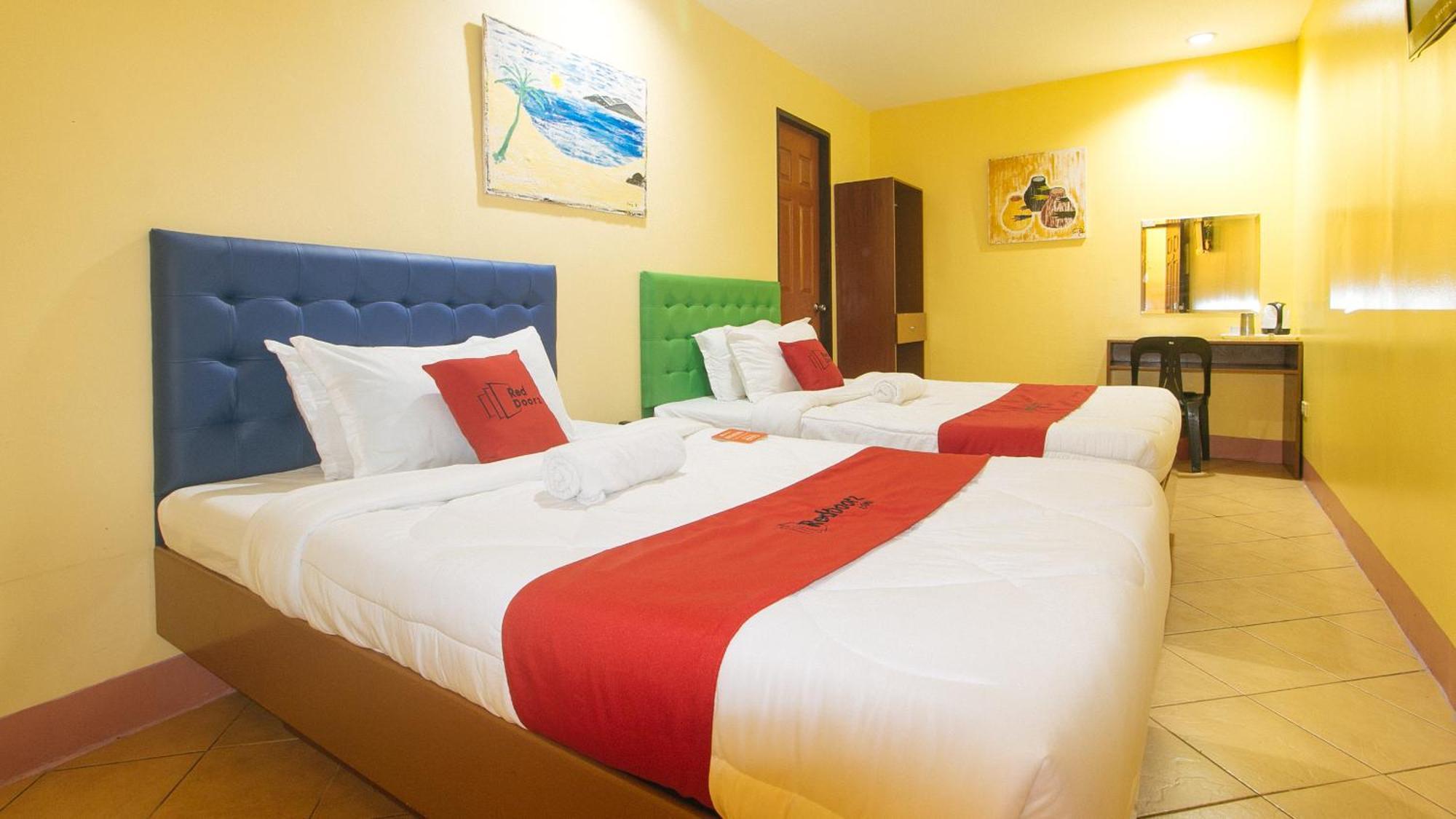 Reddoorz At Comfy Inn Ermita Manila Exterior photo
